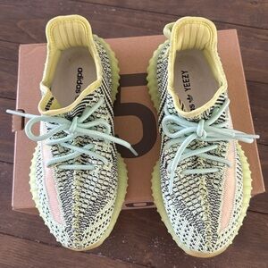 Yeezy Boost 350 V2
